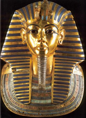 Tutankhamons mumie viser om noget, den klassiske gyptiske stil med det fuldkomne og evige sknhedsideal.